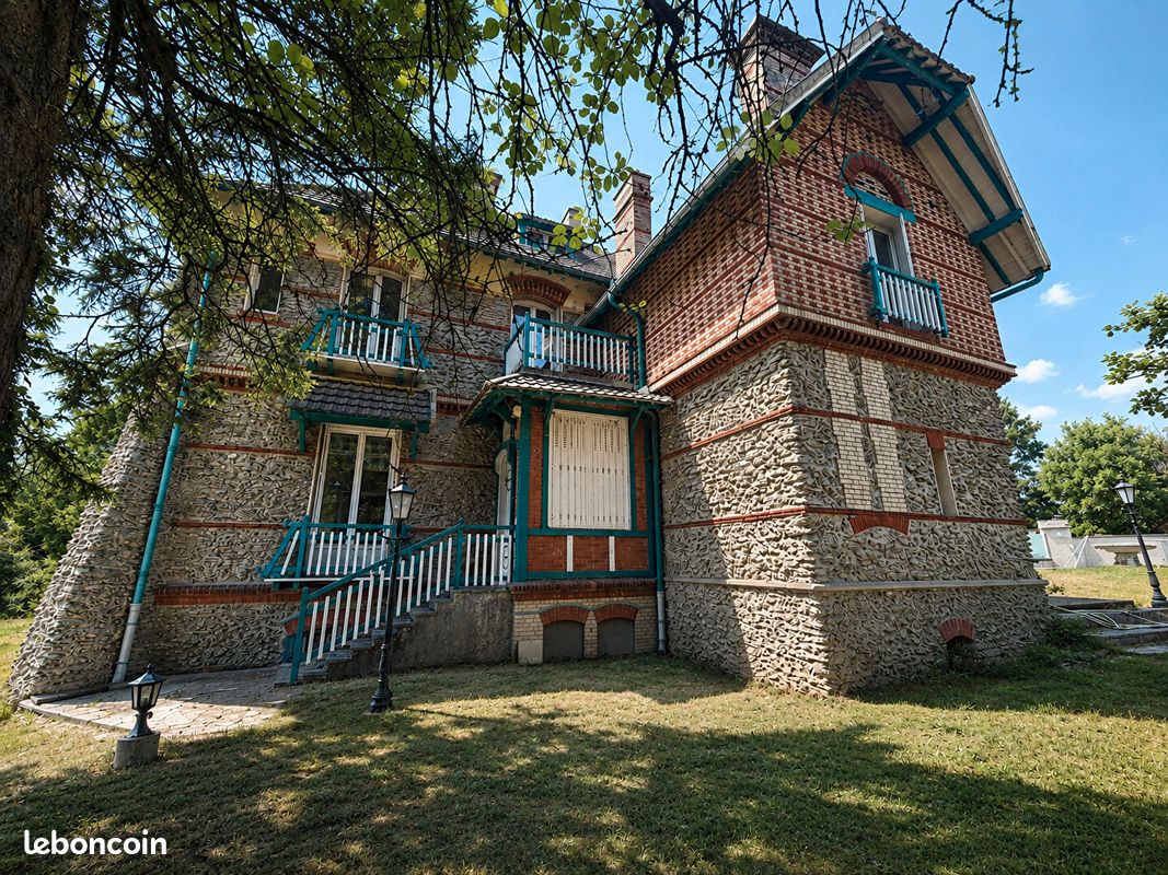 Maison 7 pièces 350 m² · à Annet-sur-Marne · 350 m² · 1 055 000 €