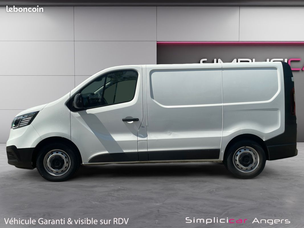 RENAULT TRAFIC III FOURGON TRAFIC L1H1 2.0 BLUE DCI 110 ADVANCE 110Ch Garantie 12 mois (image 5)