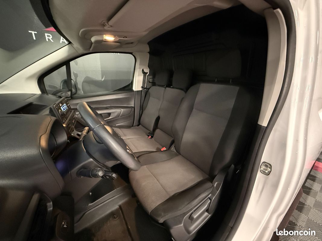 CITROEN BERLINGO Taille XL BlueHDi 130 SS BVM6 Feel (image 11)