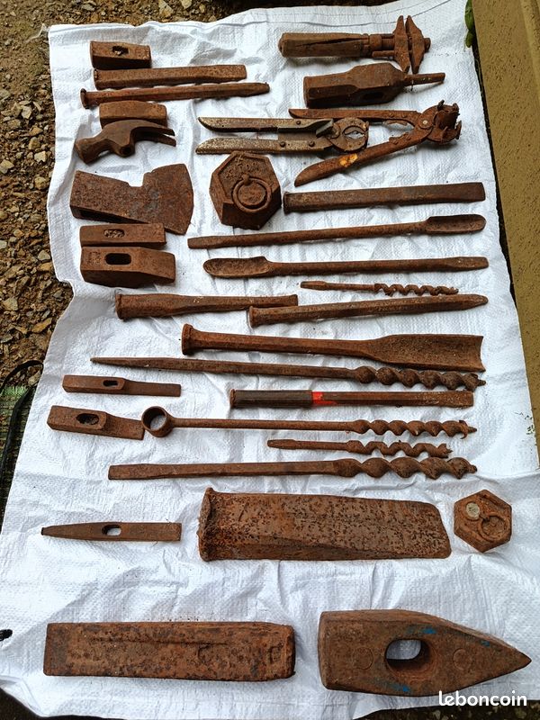 Un lot de vieux outils (image 3)