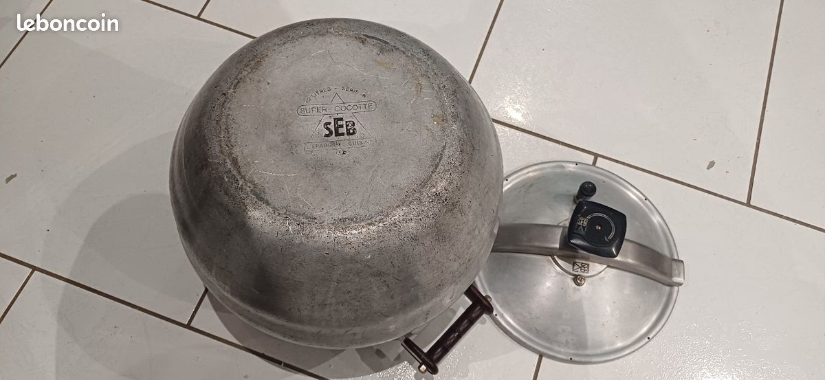 Ancienne Cocotte Seb 15L Vintage Aluminium Bakélite