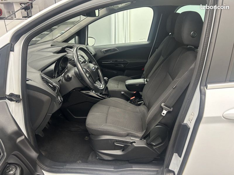 Ford B-MAX 1.0 scti 125 chTitanium / GPS / Climatisation / Régulateur / Radar (image 19)