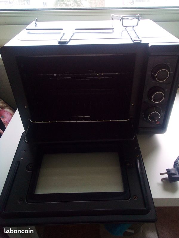 Four rôtissoire Brandt FC-260MB - 30 euros (image 3)