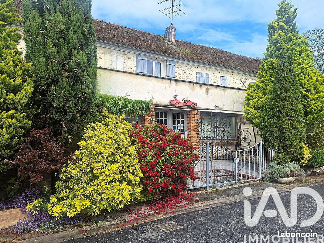 Maison 5 pièces 210 m² · à Rebais · 210 m² · 210 000 €