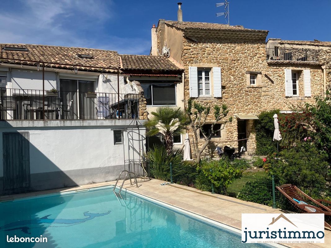 Maison 10 pièces 284 m² · à Mondragon · 284 m² · 724 500 €