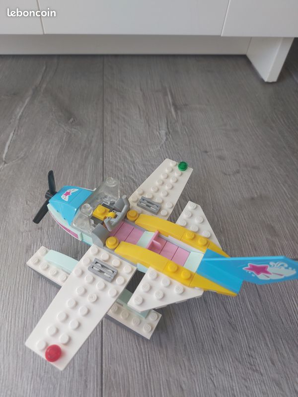 LEGO Friends - 3063 - Le Club d'aviation de Heartlake City (image 3)