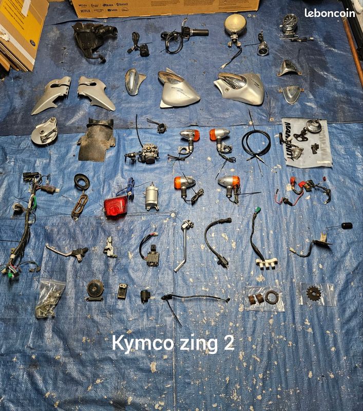 Lot De Pièces Pour Scooter Kymco Zing - Occasion - Couleur Rouge - Pièces Classiques