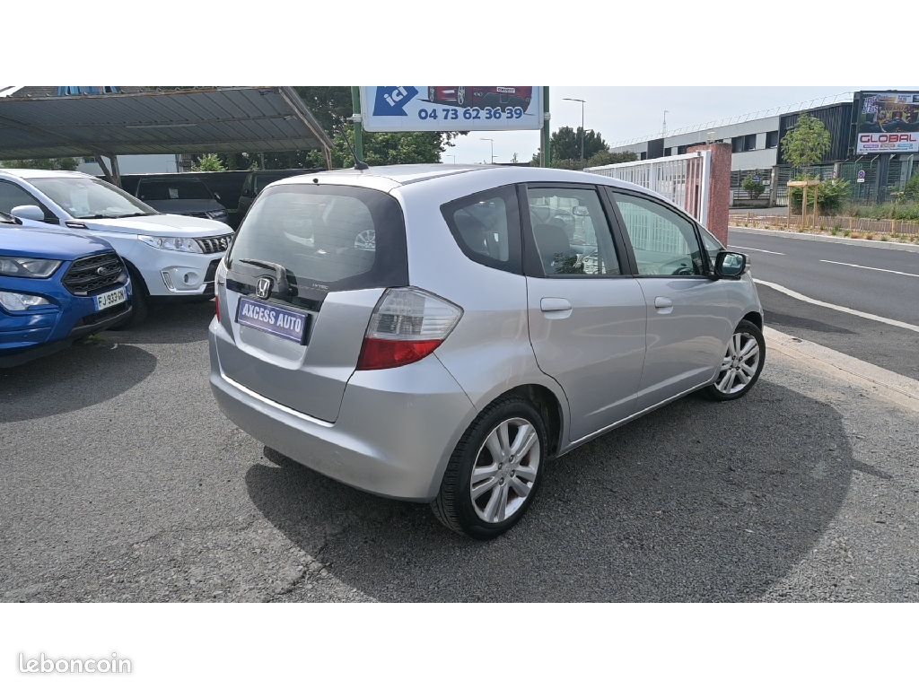Honda Jazz 1.4 i-VTEC Luxury (image 2)