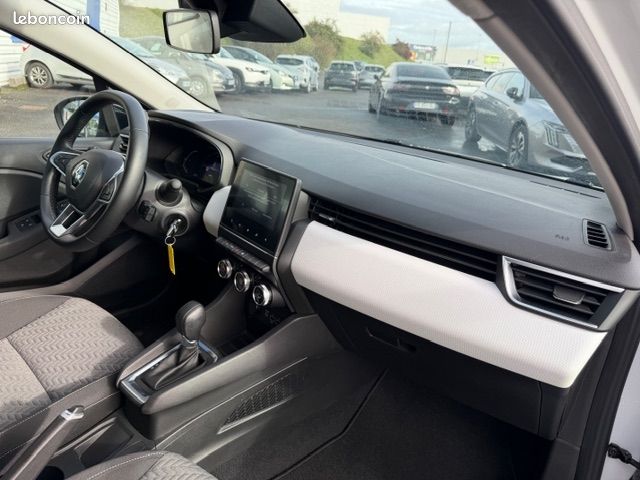 Renault CLIO V 1.6 E-TECH 145CH FULL HYBRID EVOLUTION (image 9)
