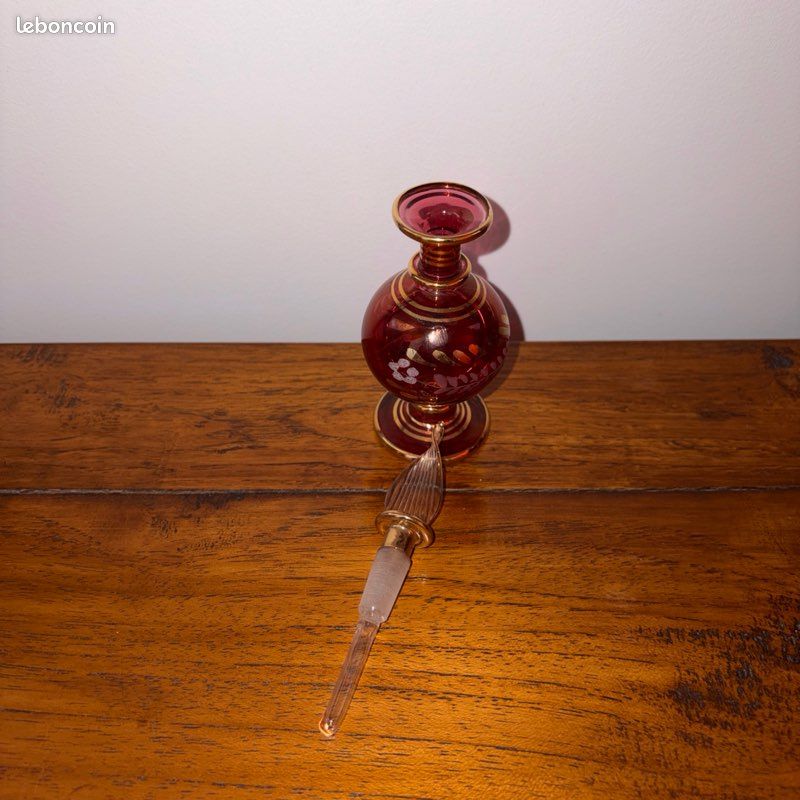 Flacon de parfum égyptien en verre décor fleurs ancien vintage collection (image 4)