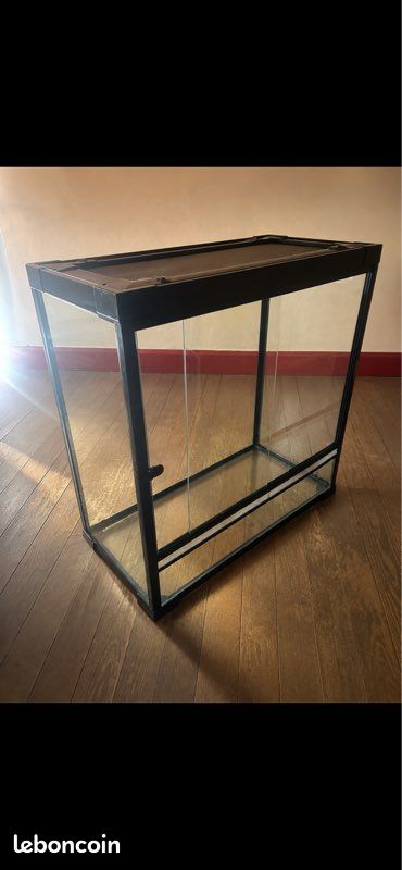 Terrarium (image 1)