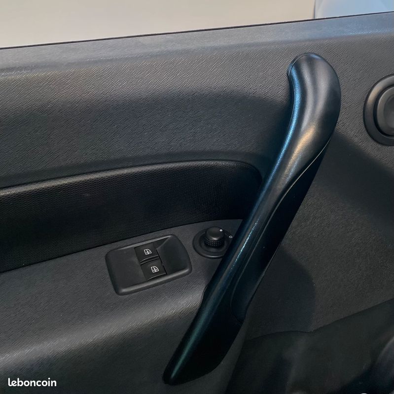 Renault Kangoo MAXI 1.5 DCI 90 CONFORT BVM5 (5 CV) 2014 (image 8)