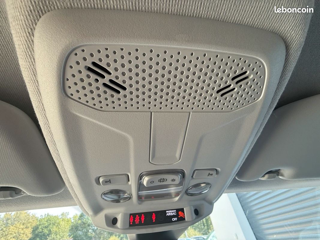 Peugeot 208 II Style (image 21)