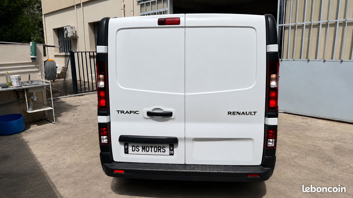 RENAULT Trafic Fg L1H1 2T8 2.0 Blue dCi 150ch Grand confort - TVA RECUPERABLE (image 5)