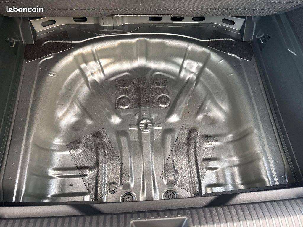 Volkswagen T-Roc 1.5 ETSI EVO2 HYBRID 150CH DSG7 R-LINE ATTELAGE (image 17)