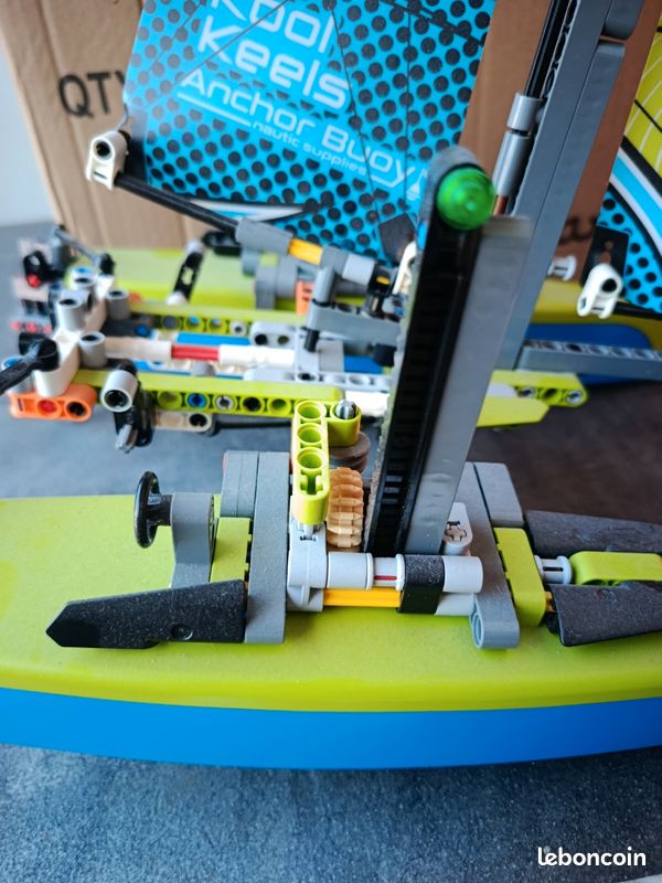 Catamaran lego 42105 (image 4)