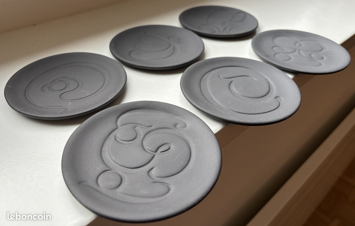 6 couvercles et sous-verres / cover and coaster en porcelaine noire (image 3)