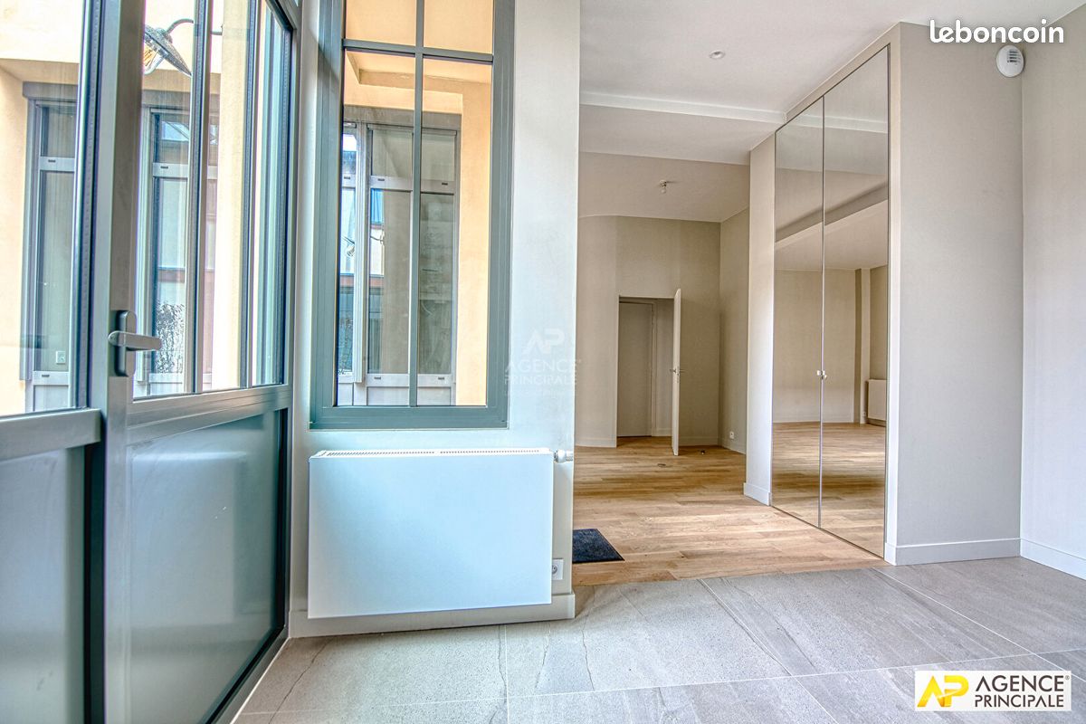 Maison 3 pièces 84 m² · à Versailles · 84 m² · 930 000 €
