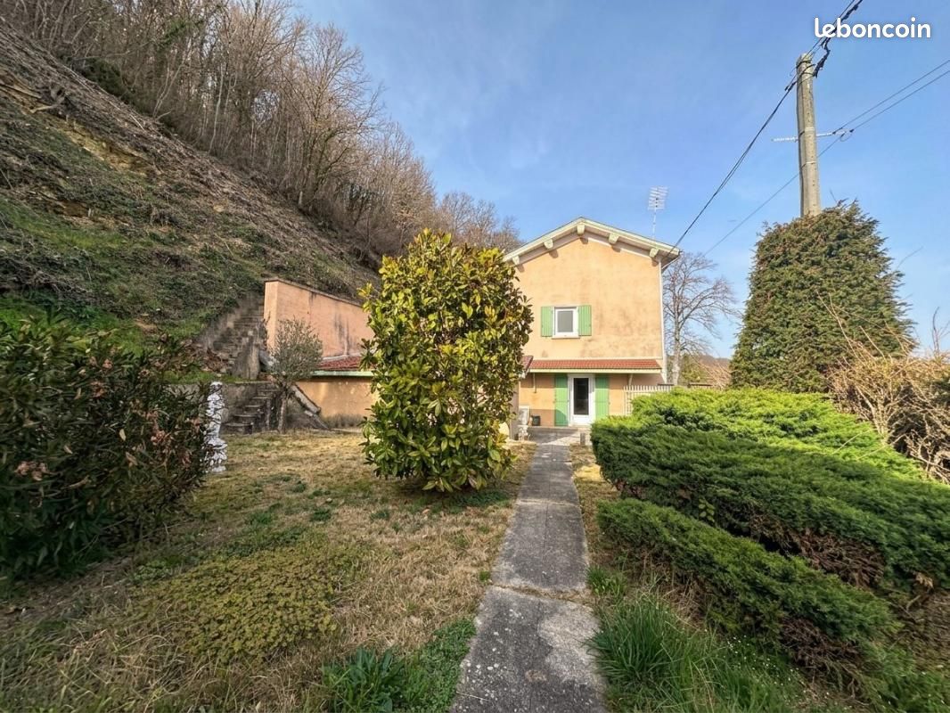 Maison 5 pièces 115 m² · à Hauterives · 115 m² · 900 €/mois