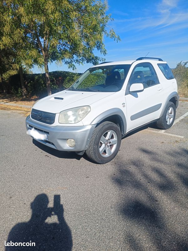 Toyota RAV4 2.0D D-4D 16V 4WD 116CV (image 1)