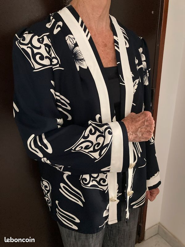 Veste chic bleu marine et blanche élégant graphisme japonisant taille 42 neuve jamais portée (image 3)