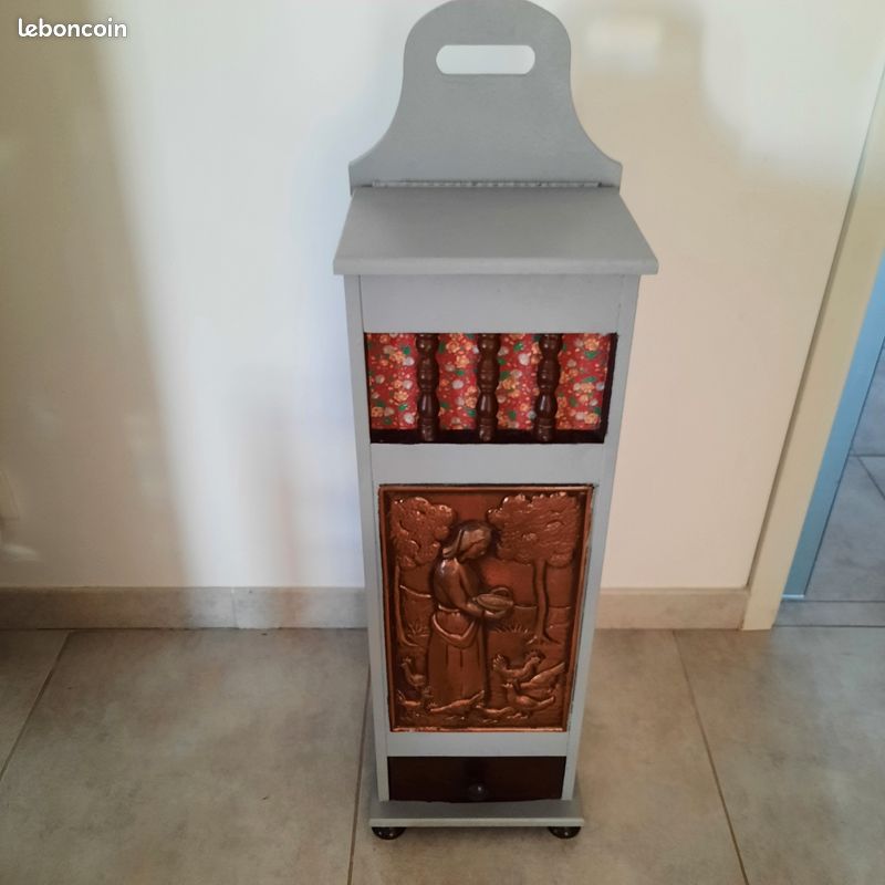 Niche à pain (image 1)
