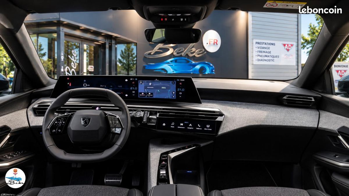 Peugeot 5008 Hybrid 145 e-DCS6 Allure Business (image 4)
