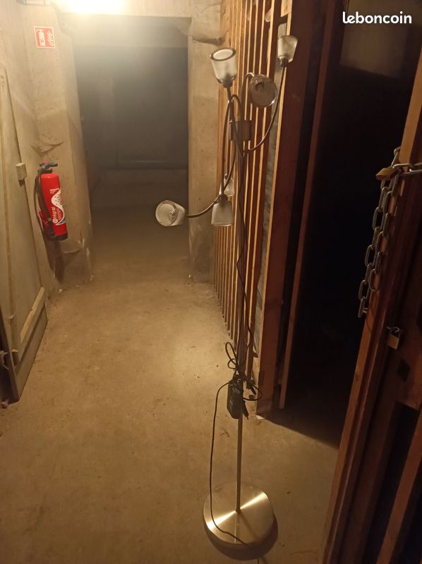Lampe sur pied (image 2)