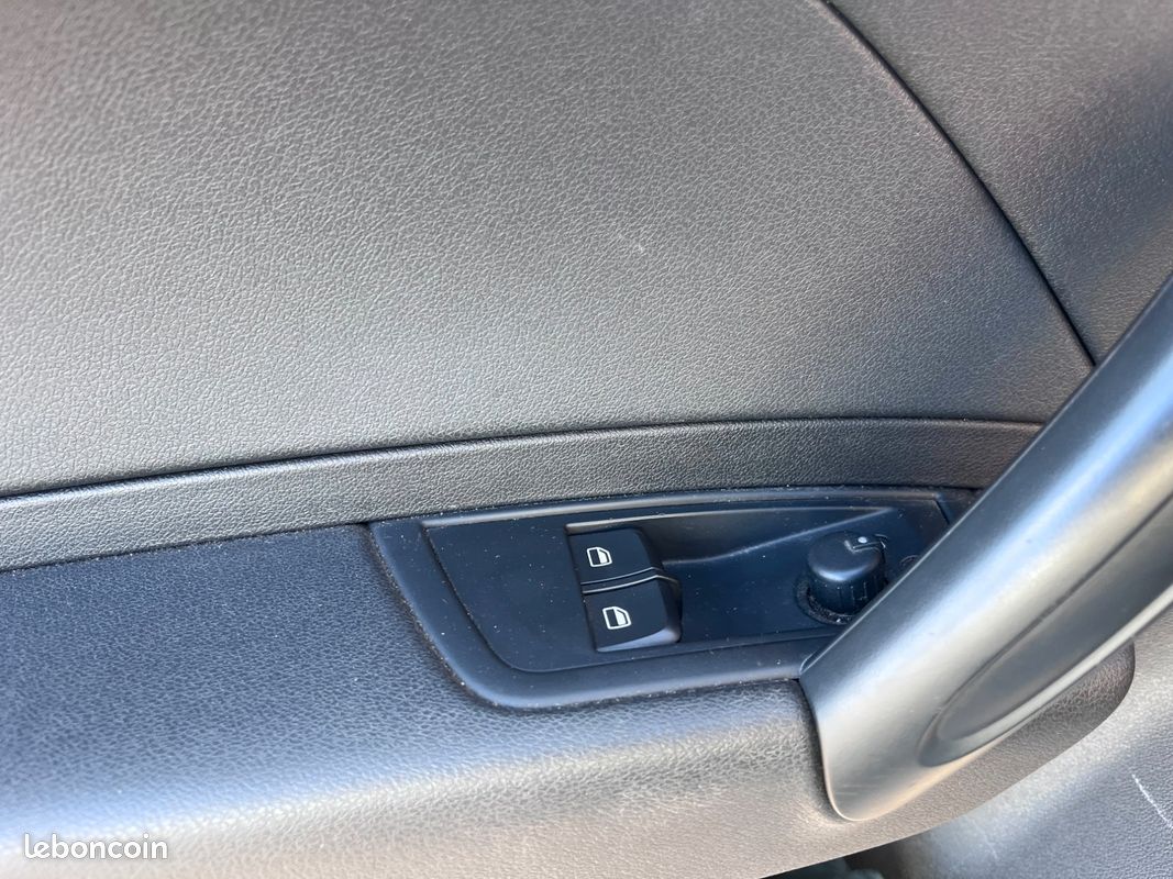 Audi a1 1.6 tdi 90 ch ambiente (image 28)