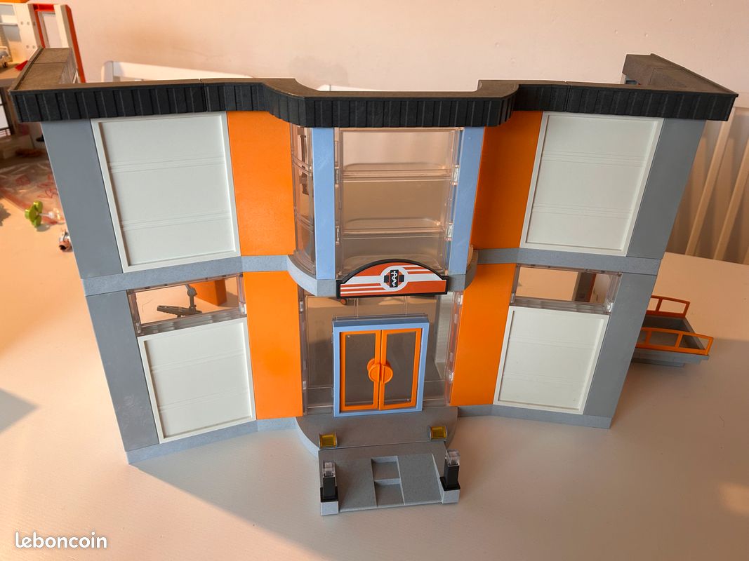 Playmobil hôpital aménagé 70190 (image 1)