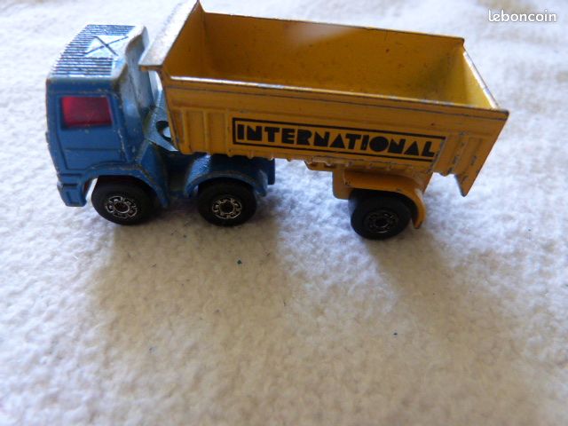Véhicule miniature Matchbox n° 30 superfast Lesney Freeway International 1980 articulated truck (image 3)