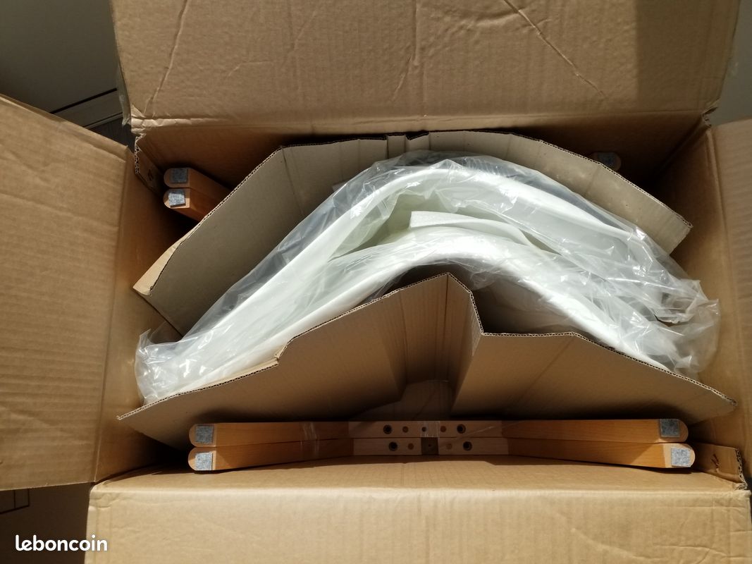 Chaises neuve en carton (image 2)