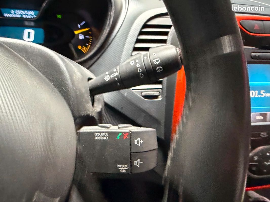 RENAULT CAPTUR dCi 90 Energy S&S eco² Intens / REVISION OK / CAMERA DE RECUL (image 19)