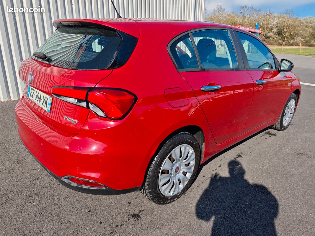 FIAT Tipo 1.3 L DIESEL MultiJet 95ch Lounge 99000 KMS - Voitures