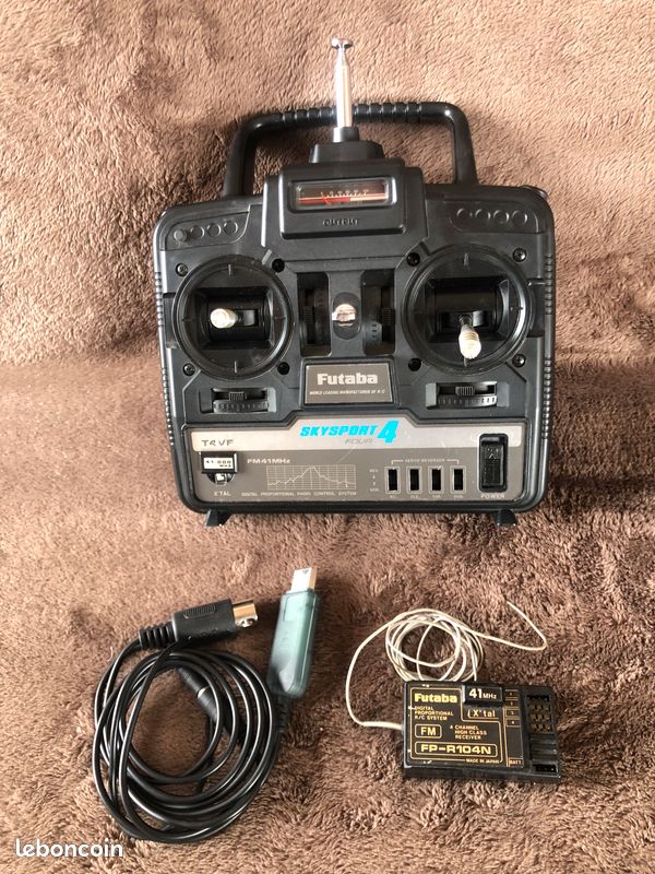 ZIJUNYUAN GT3B 3Ch GT3B RC Émetteur et récepteur 2,4 GHz RC Auto ZIJUNYUAN GT3B 3Ch GT3B RC Émetteur et récepteur 2,4 GHz RC Auto