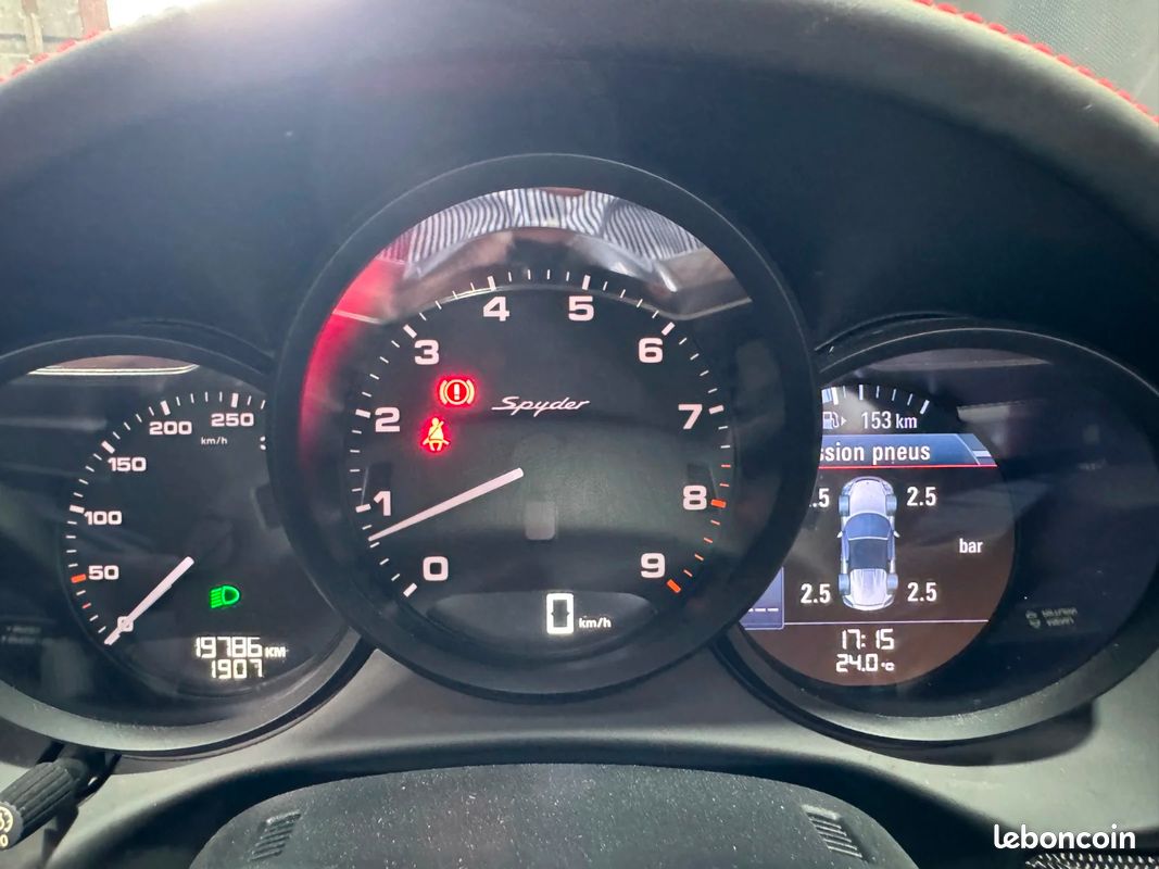 PORSCHE BOXSTER SPYDER 981 375 cv 3.8i / Entretien Porsche / Bose / Pack Chrono Sport / Echappement Sport (image 30)