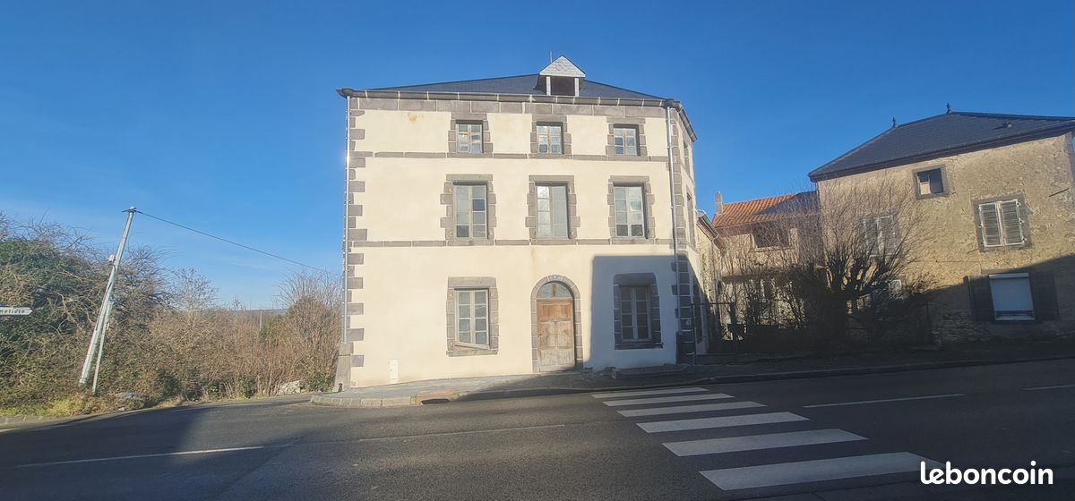 Maison 7 pièces 112 m² · à Combronde · 112 m² · 97 000 €