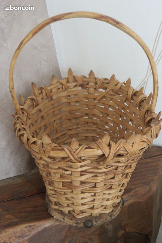 Petit panier ancien d'enfant en osier et bois (image 2)