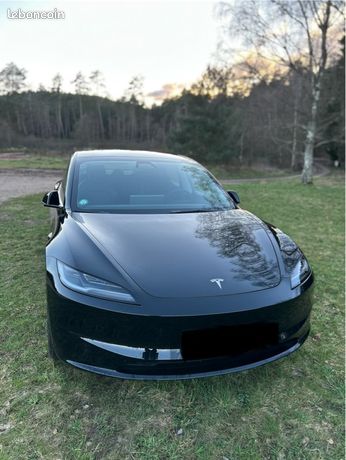 Tesla Model 3 2024