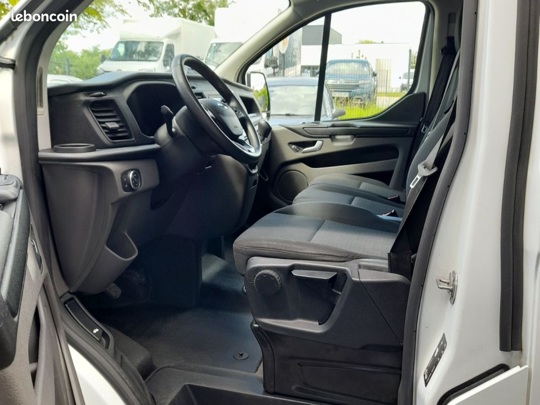 Ford transit custom cabine approfondie 6 places l2h1 130cv trend business prix 18000 euros ht (image 17)