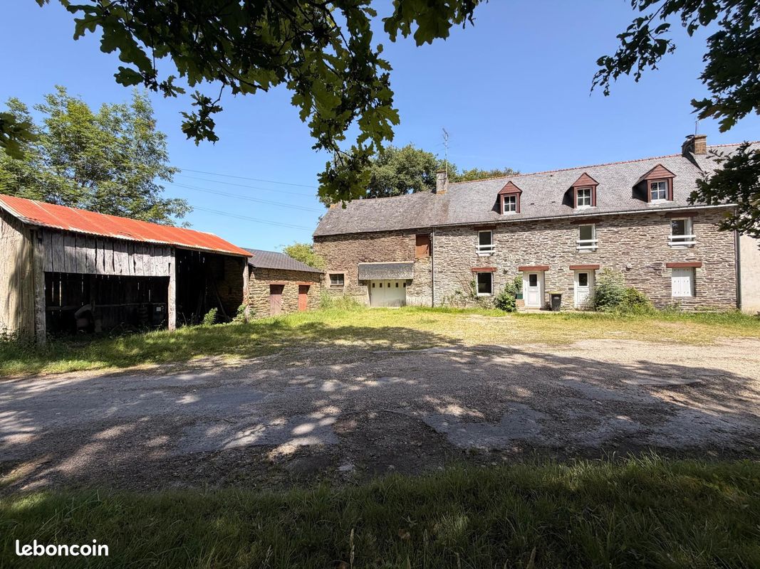 Maison 8 pièces 170 m² · à Missiriac · 170 m² · 199 000 €