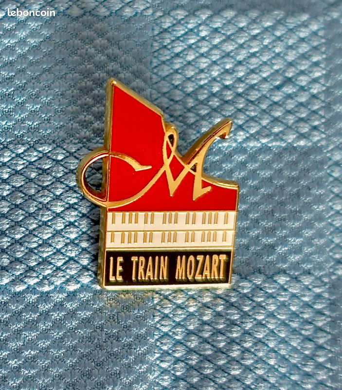 Médias - Pin's Radio RTL Decat Paris