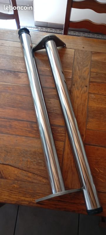 Pieds de bar (image 1)