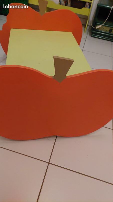 Table basse enfants pomme (image 1)
