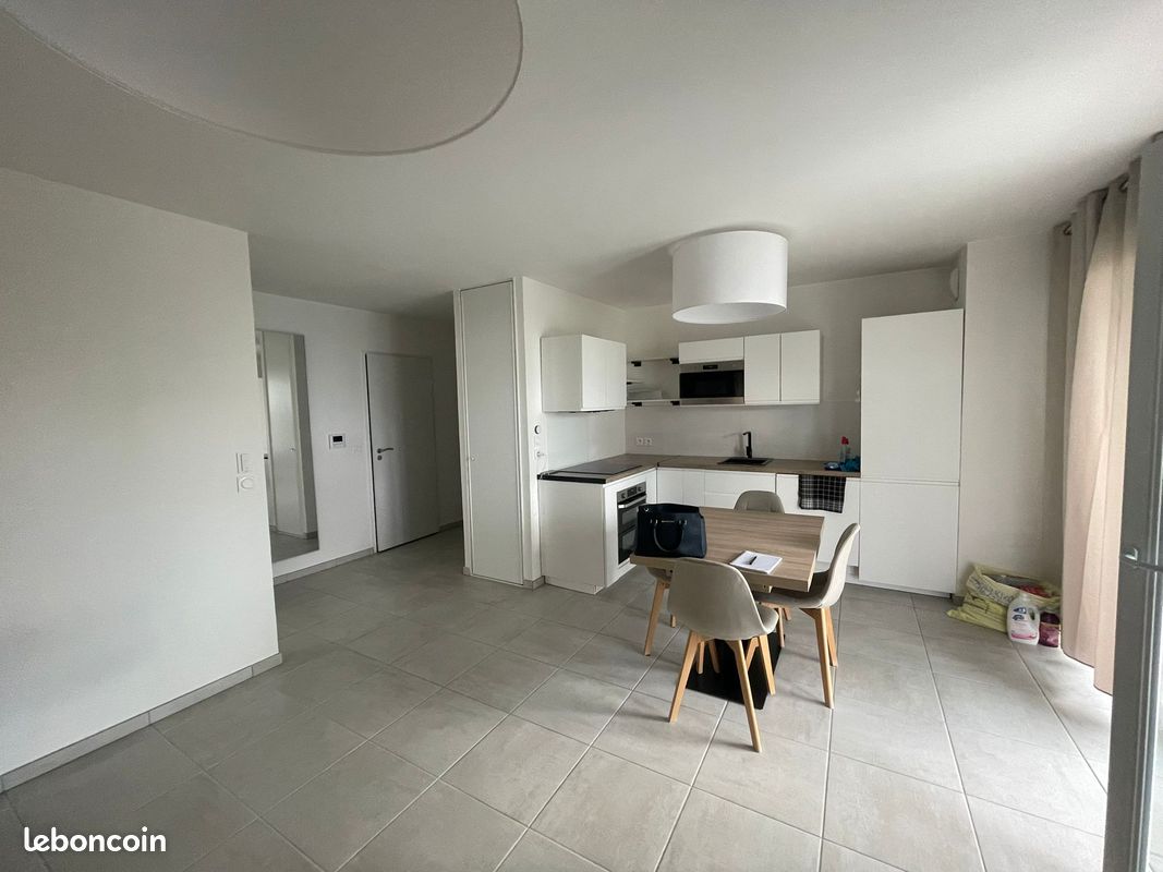 Appartement 2 pièces 50 m² · à Saint-Genis-Pouilly · 50 m² · 1 700 €