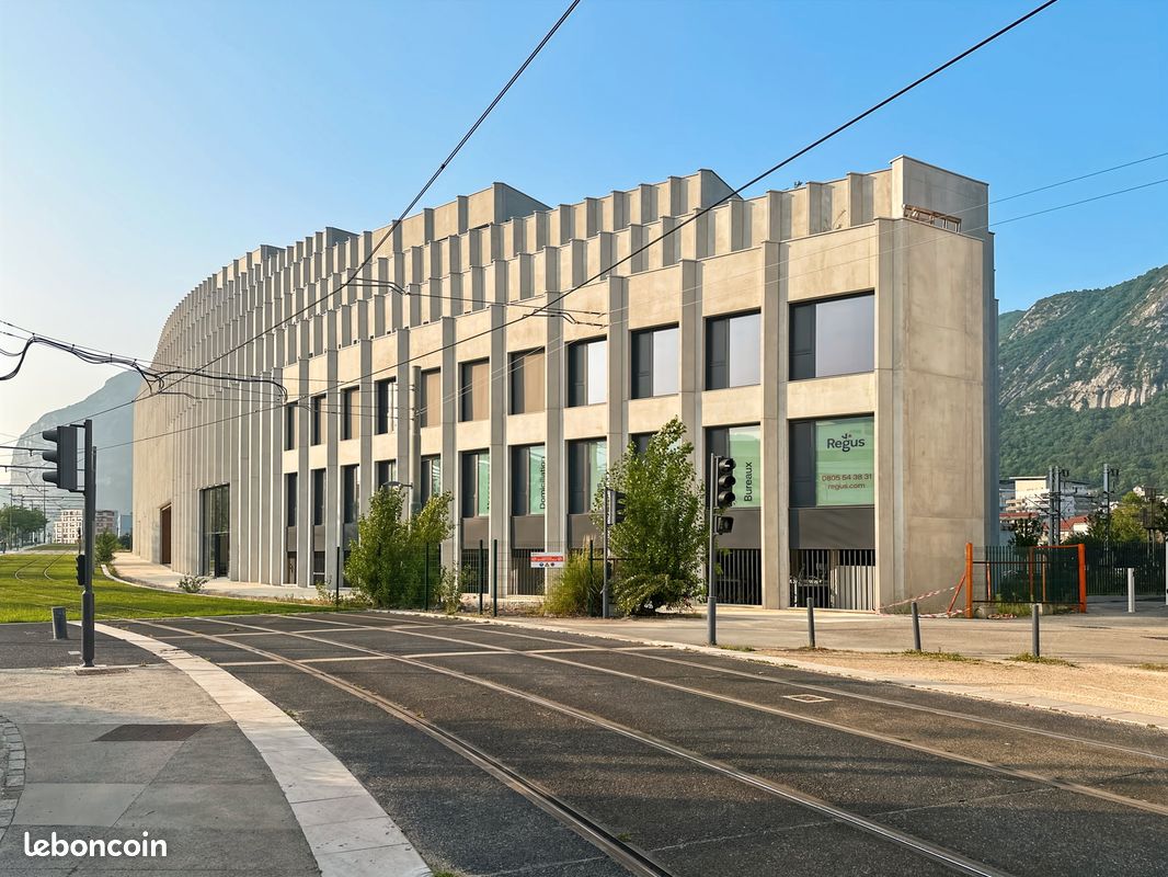 Utilisation à la demande de bureaux privés chez Regus Grenoble, Le Spring Grenoble (image 2)
