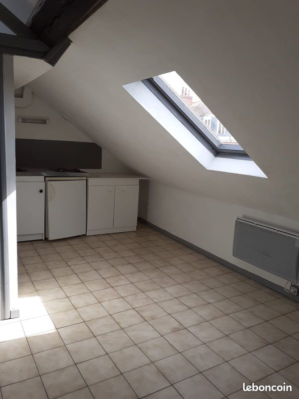 Appartement 1 pièce 18 m² · à Lille · 18 m² · 370 €