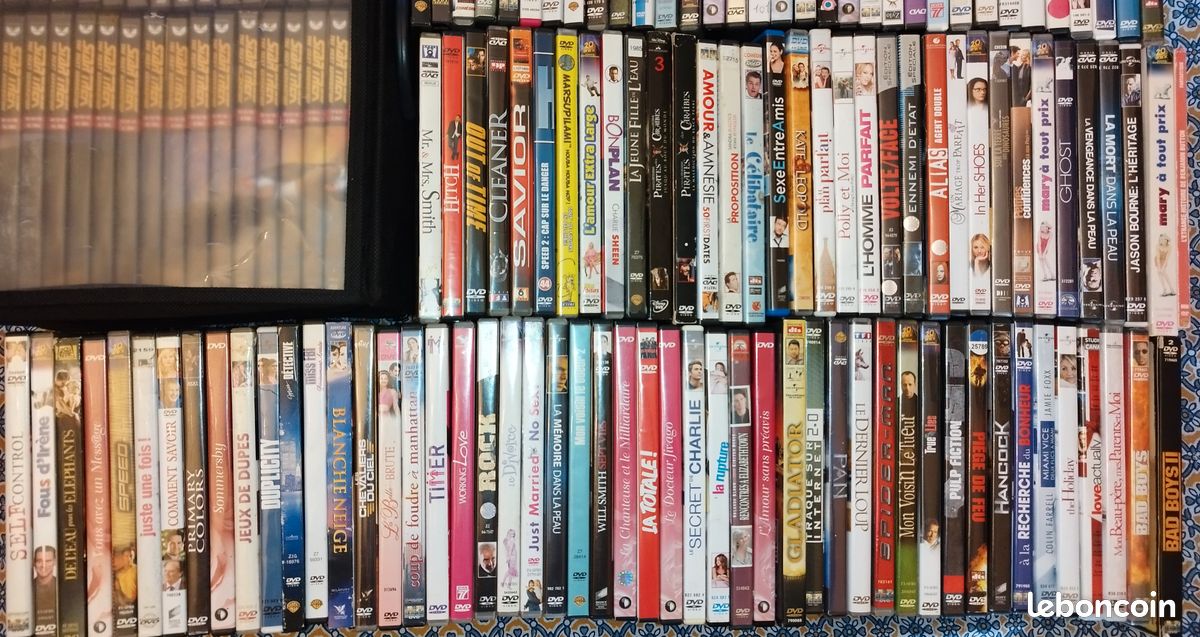 Lot de 200 DVD différents d'occasion (image 2)