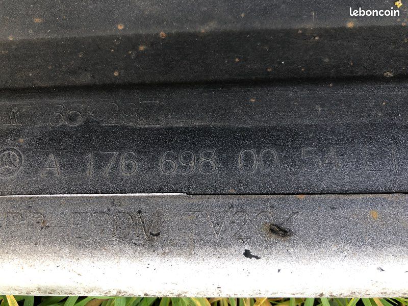 Mercedes classe a enjoliveur de bas de caisse ou jupe gauche (image 3)