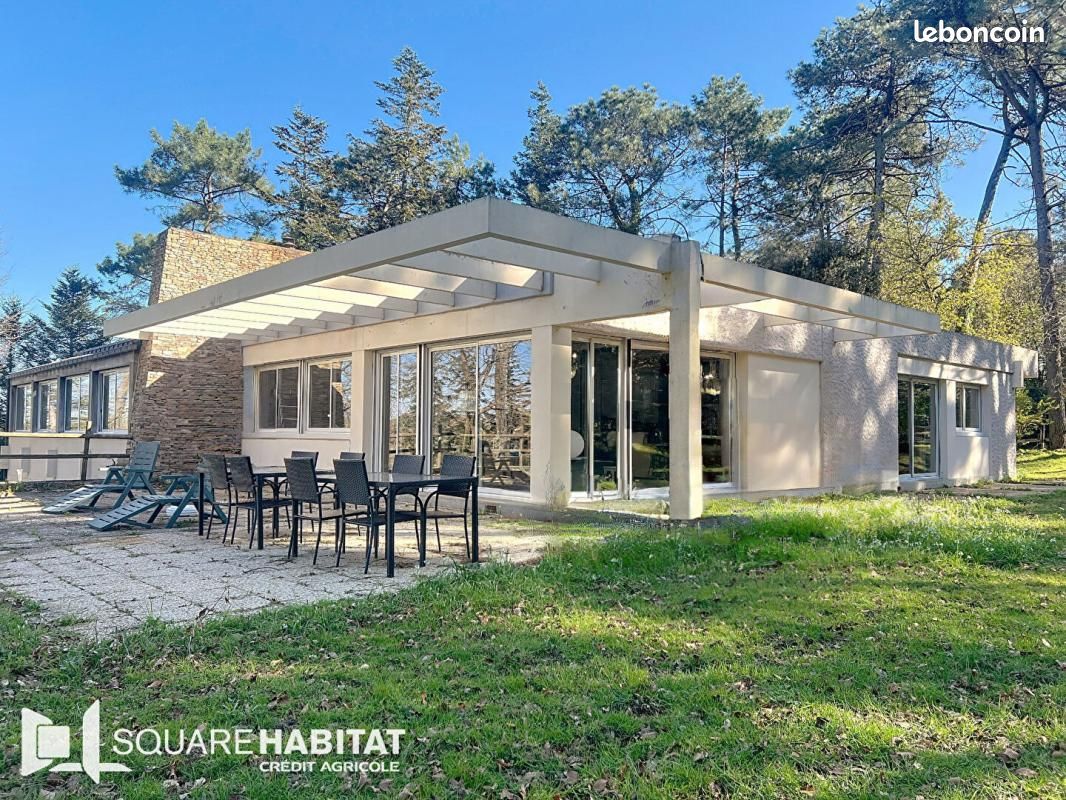Maison 8 pièces 275 m² · à Ploemeur · 275 m² · 842 105 €